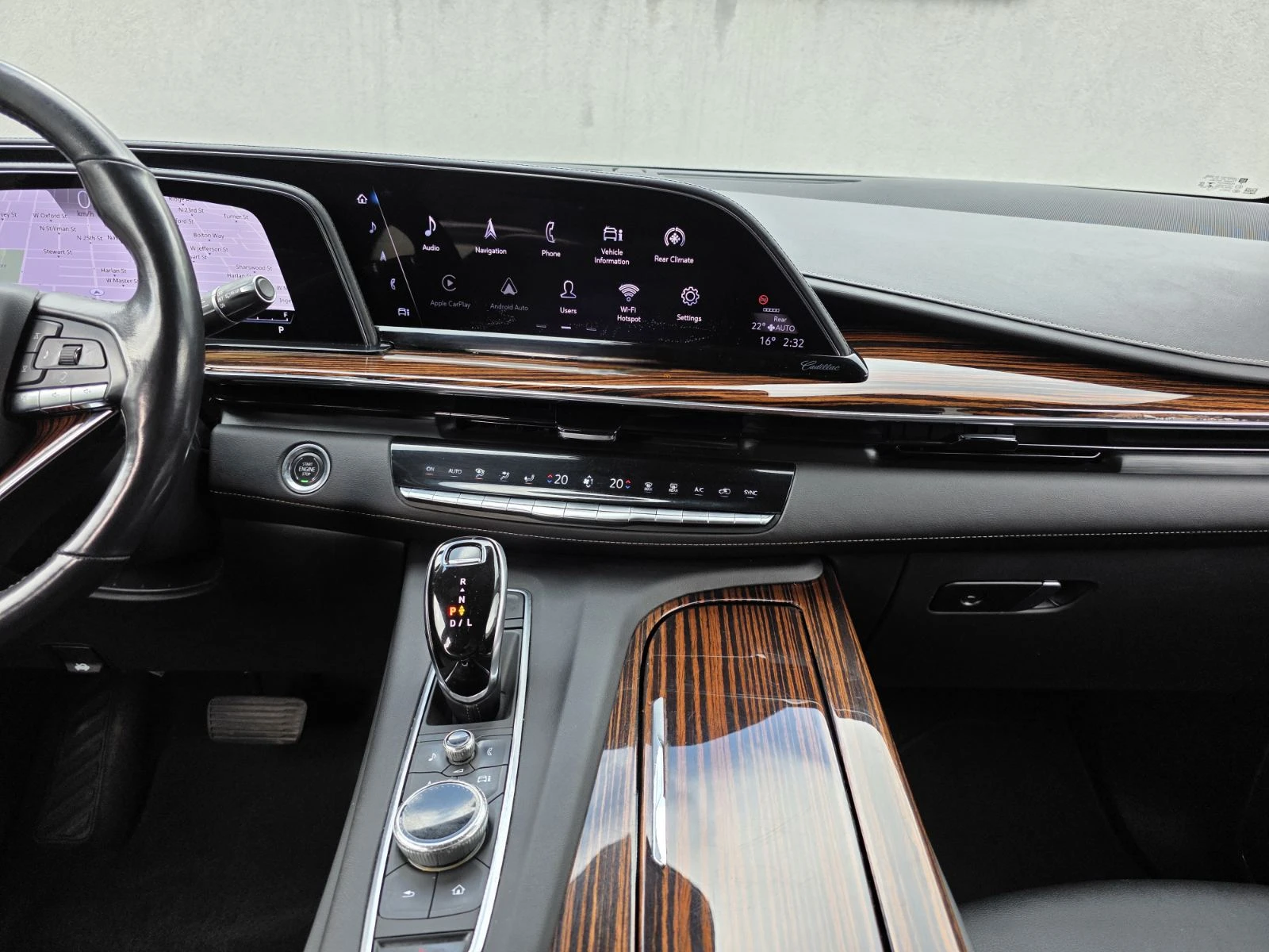 Cadillac Escalade 6.2L V8 PREMIUM LUXURY, снимка 13 - Автомобили и джипове - 54589174