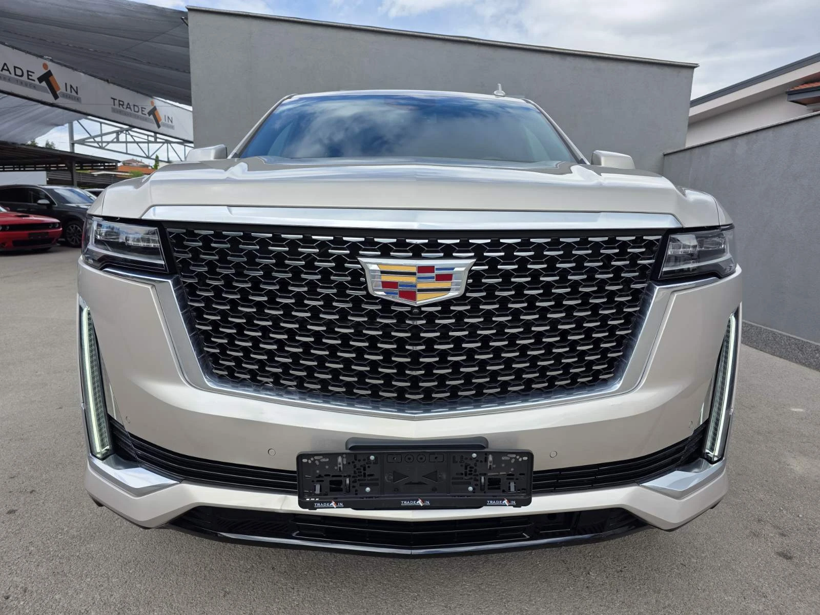 Cadillac Escalade 6.2L V8 PREMIUM LUXURY, снимка 2 - Автомобили и джипове - 54589174
