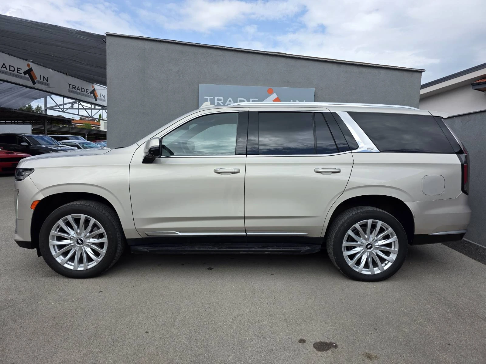 Cadillac Escalade 6.2L V8 PREMIUM LUXURY, снимка 7 - Автомобили и джипове - 54589174