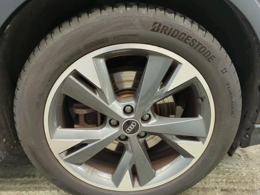 Audi Q4 35 MATRIX, снимка 15 - Автомобили и джипове - 55001928