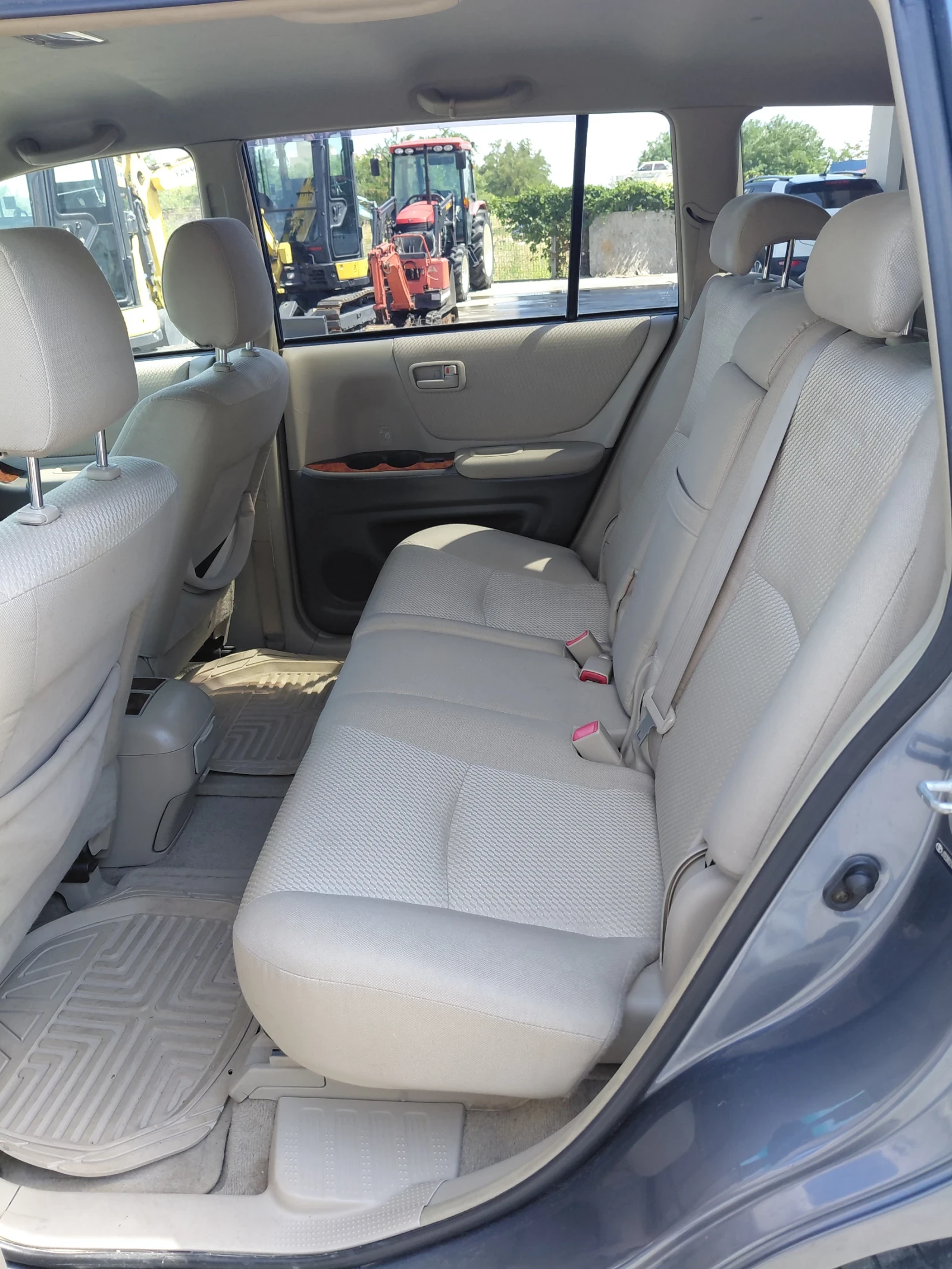 Toyota Highlander 2.4 - Газ / Отличен / С допълнителни зимни гуми, снимка 13 - Автомобили и джипове - 55250762