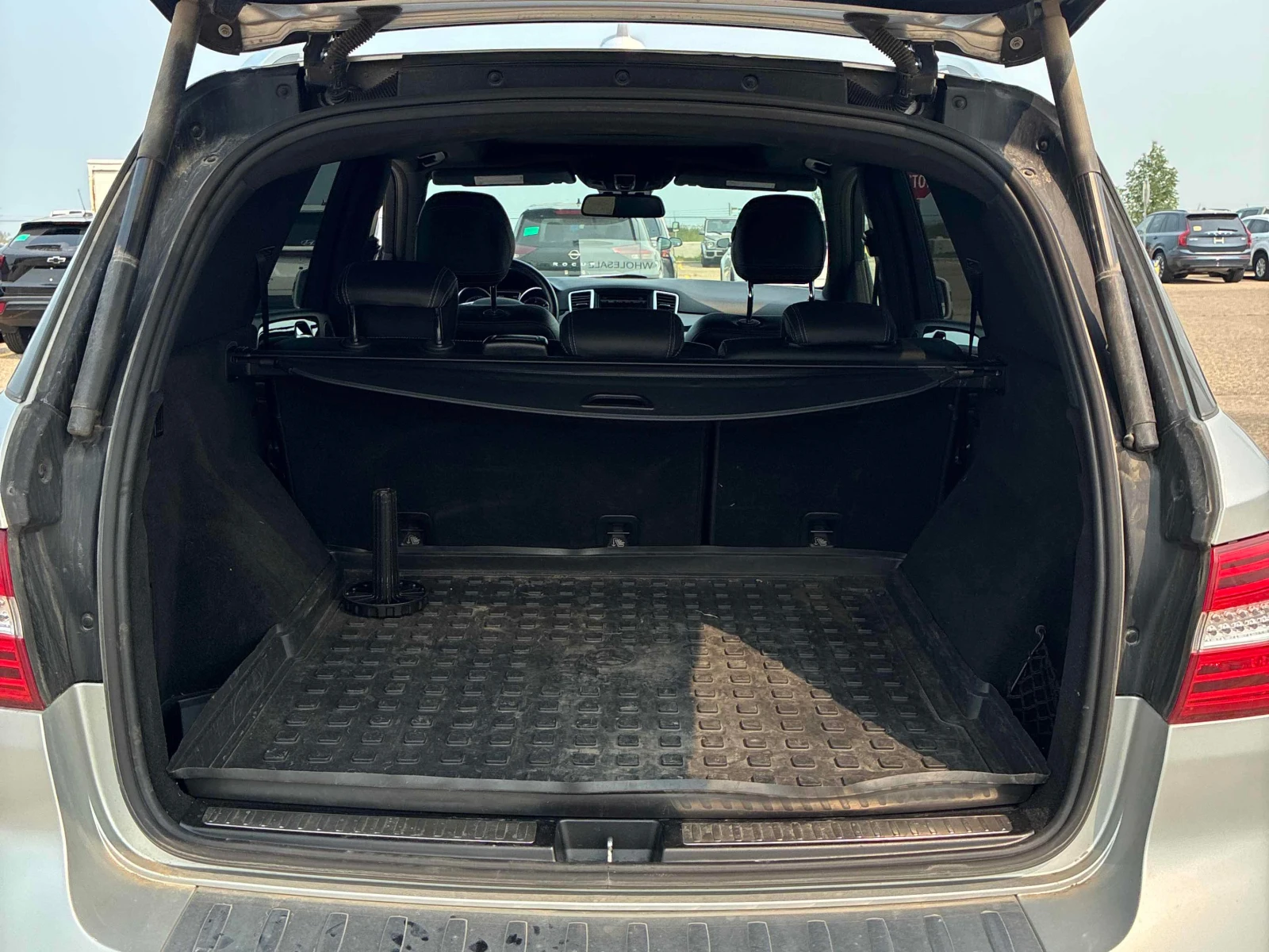 Mercedes-Benz ML 350 D * AMG * AIRMATIC * 2015 * CARFAX * , снимка 14 - Автомобили и джипове - 55466015