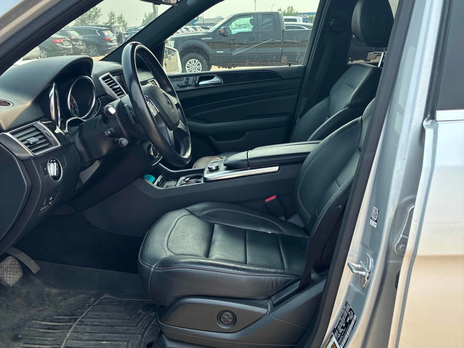 Mercedes-Benz ML 350 D * AMG * AIRMATIC * 2015 * CARFAX * , снимка 6 - Автомобили и джипове - 55466015