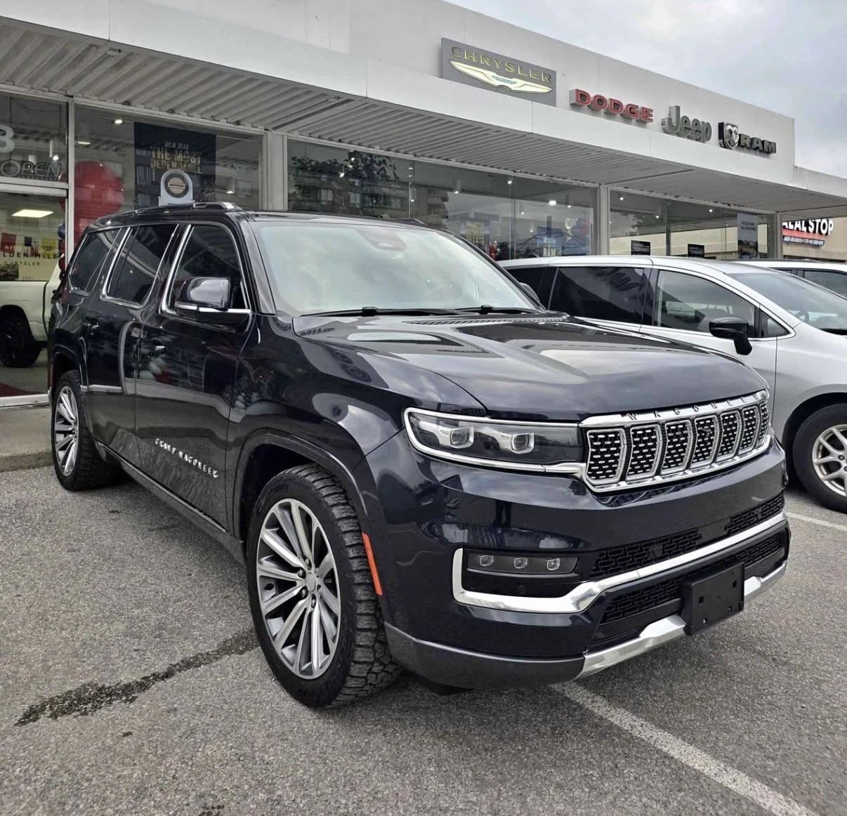 Jeep Grand Wagoneer SERIES I * 6.4 V8 * 360 * ОБДУХ * ДИСТРОНИК * 6+ 1, снимка 3 - Автомобили и джипове - 55500122