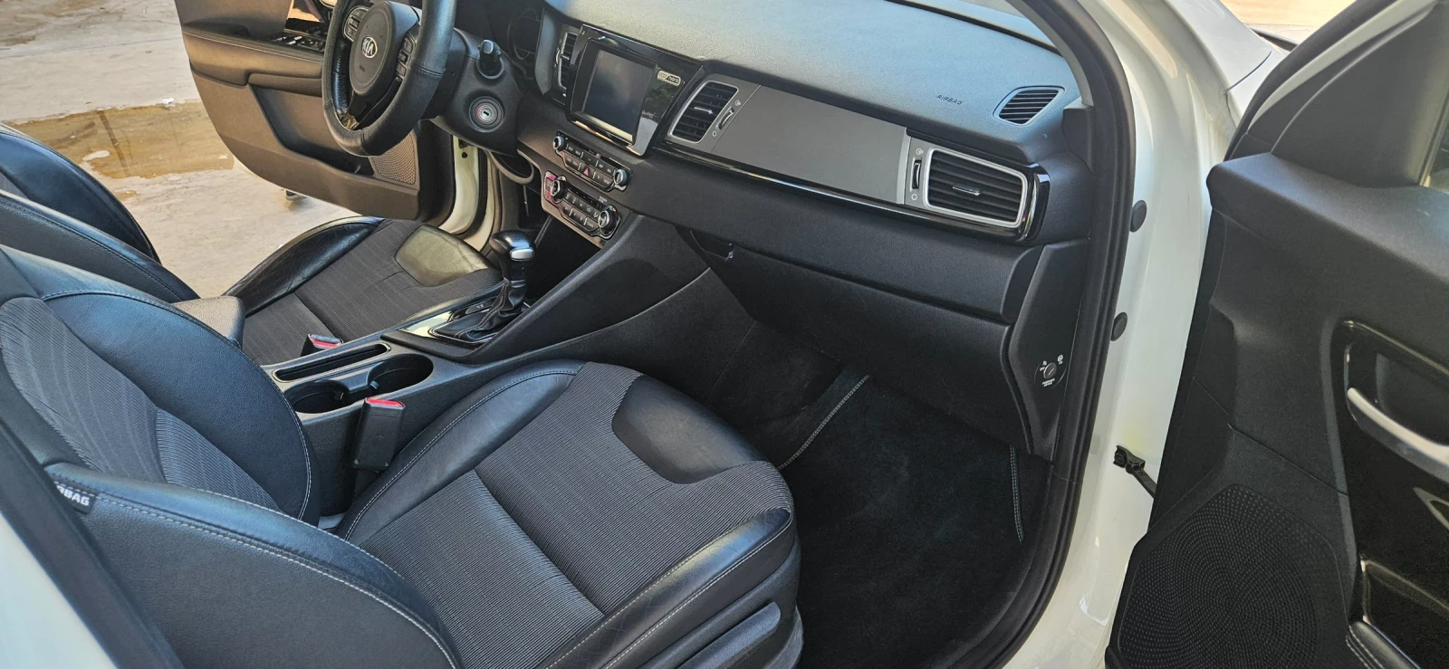 Kia Niro, снимка 10 - Автомобили и джипове - 55780382