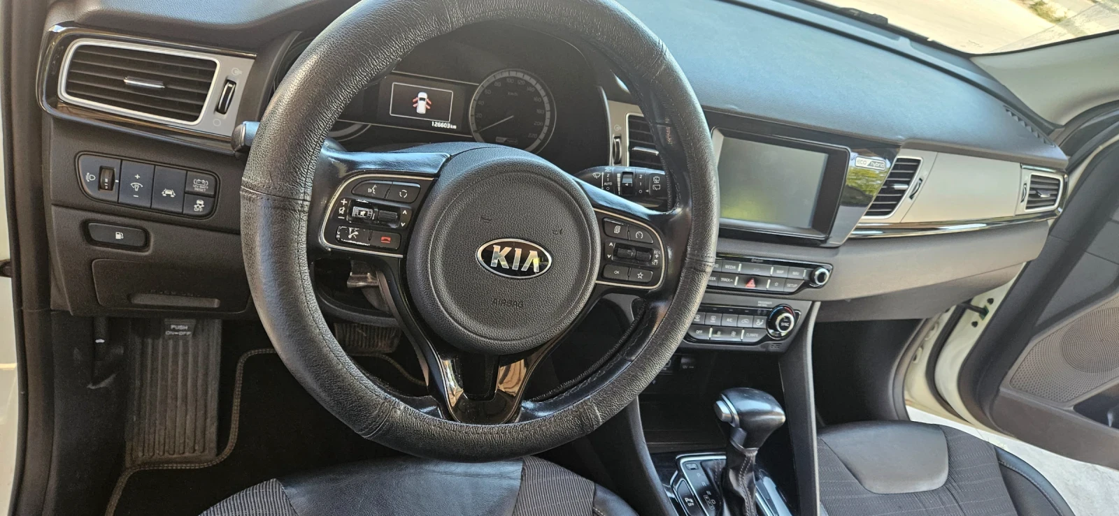 Kia Niro, снимка 12 - Автомобили и джипове - 55780382