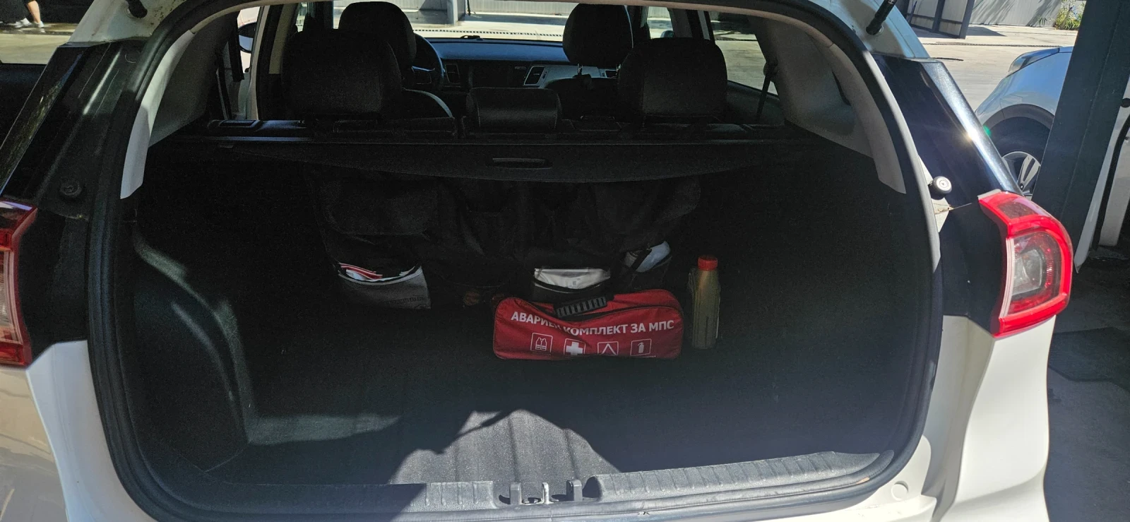 Kia Niro, снимка 17 - Автомобили и джипове - 55780382