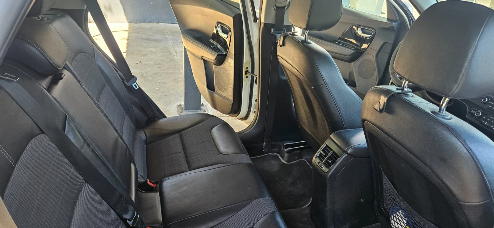 Kia Niro, снимка 8 - Автомобили и джипове - 55780382