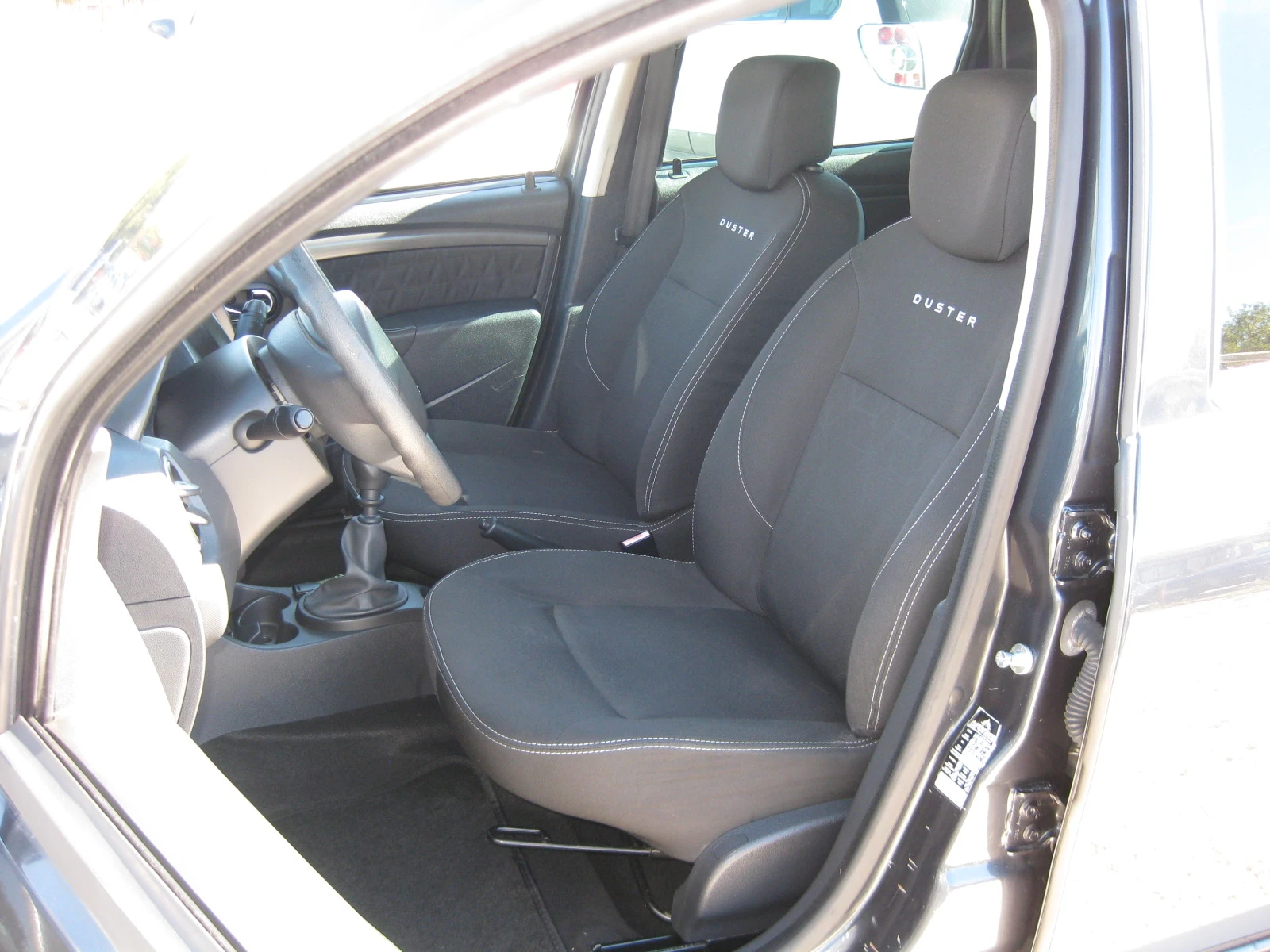 Dacia Duster 1.5 dci, снимка 10 - Автомобили и джипове - 56467584