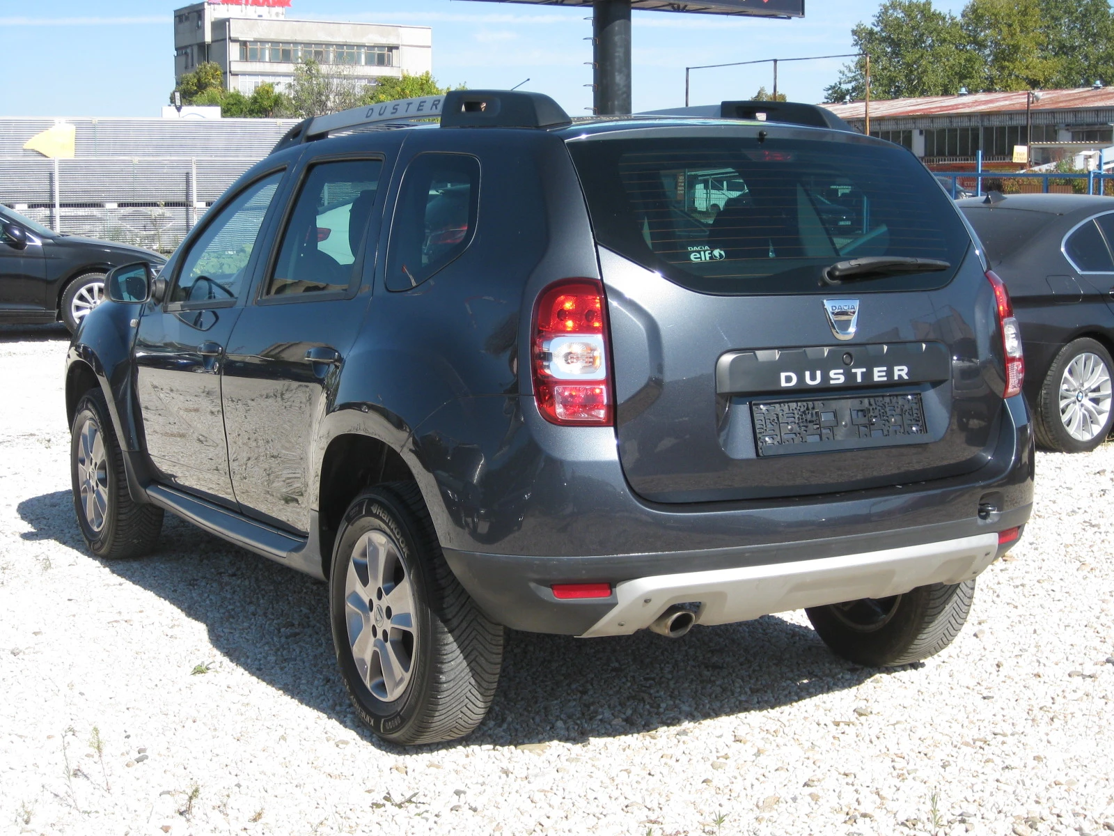 Dacia Duster 1.5 dci, снимка 7 - Автомобили и джипове - 56467584
