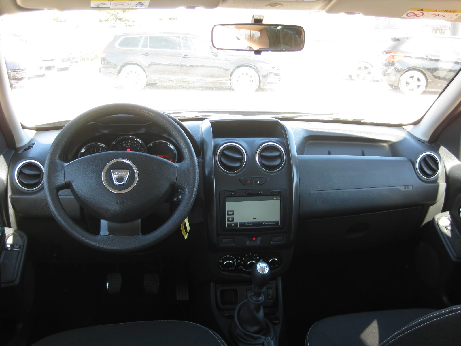 Dacia Duster 1.5 dci, снимка 11 - Автомобили и джипове - 56467584