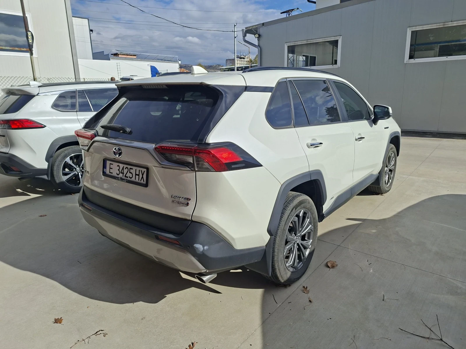 Toyota Rav4 2.5 i  hibrid, снимка 5 - Автомобили и джипове - 56727334