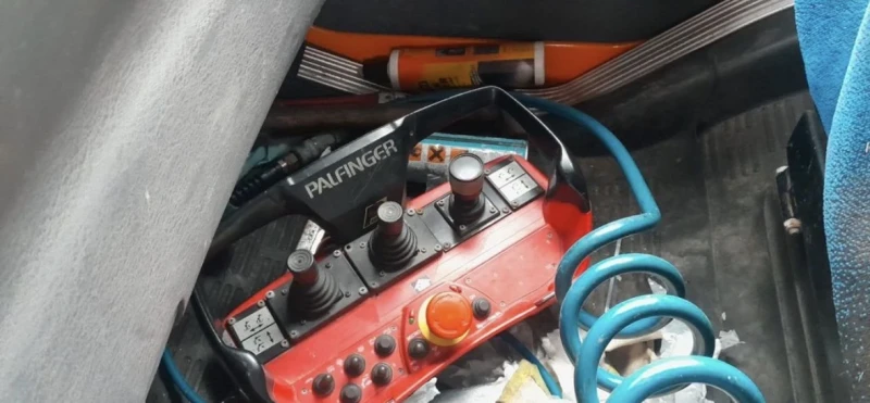 Scania P P 114 4x4 с кран, снимка 6 - Камиони - 53122432