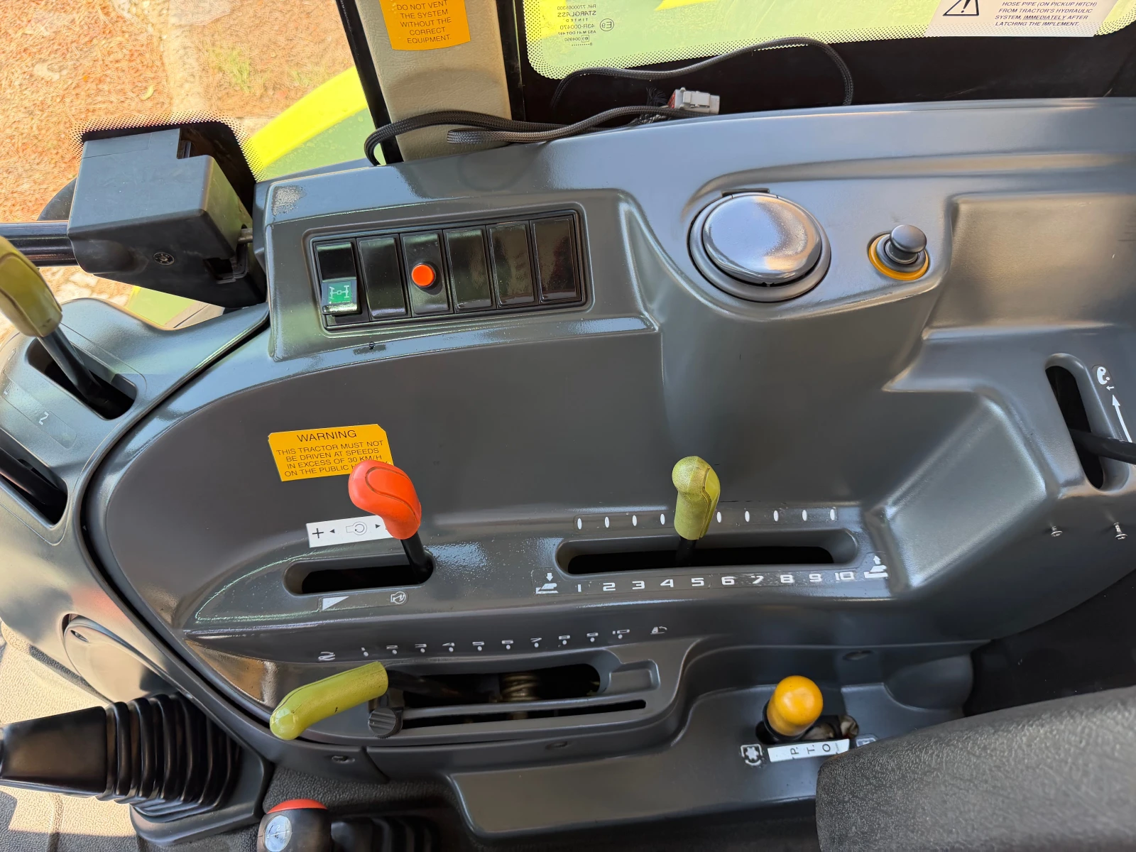Трактор Claas AXOS 330 САМО 3500 МОТО ЧАСА ЛИЗИНГ, снимка 14 - Селскостопанска техника - 55280204