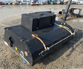 Асфалтополагаща машина Друга марка 2бр. четка за метене за бобкат , снимка 4