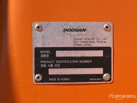 Челен товарач DOOSAN 250-3, снимка 14
