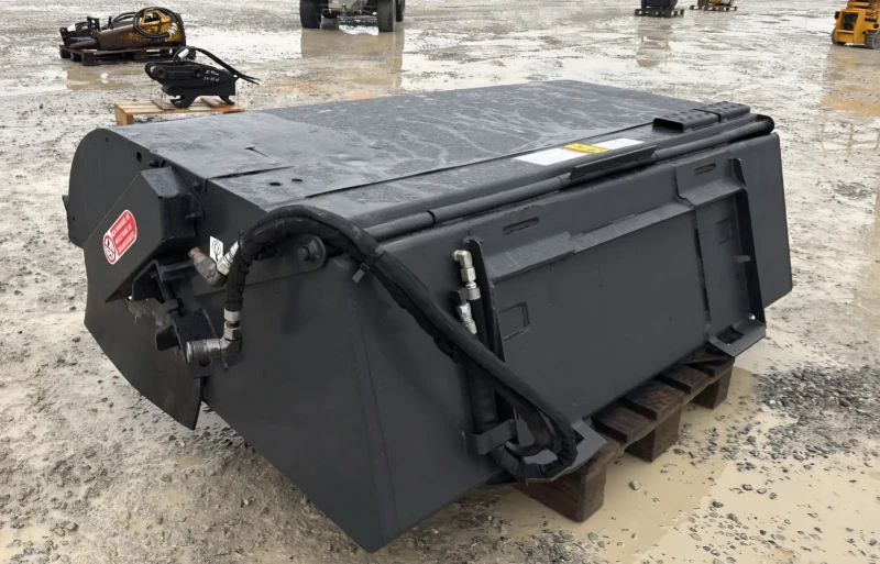 Асфалтополагаща машина Друга марка 2бр. четка за метене за бобкат , снимка 8 - Индустриална техника - 52665544