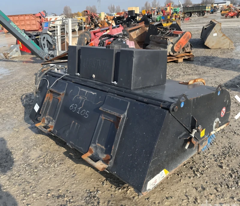 Асфалтополагаща машина Друга марка 2бр. четка за метене за бобкат , снимка 3 - Индустриална техника - 52665544