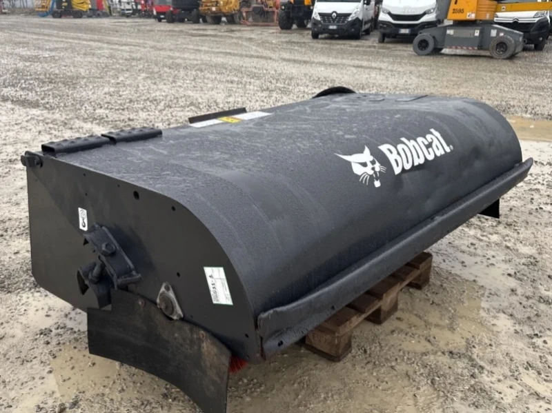 Асфалтополагаща машина Друга марка 2бр. четка за метене за бобкат , снимка 10 - Индустриална техника - 52665544