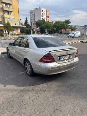 Mercedes-Benz 220, снимка 3