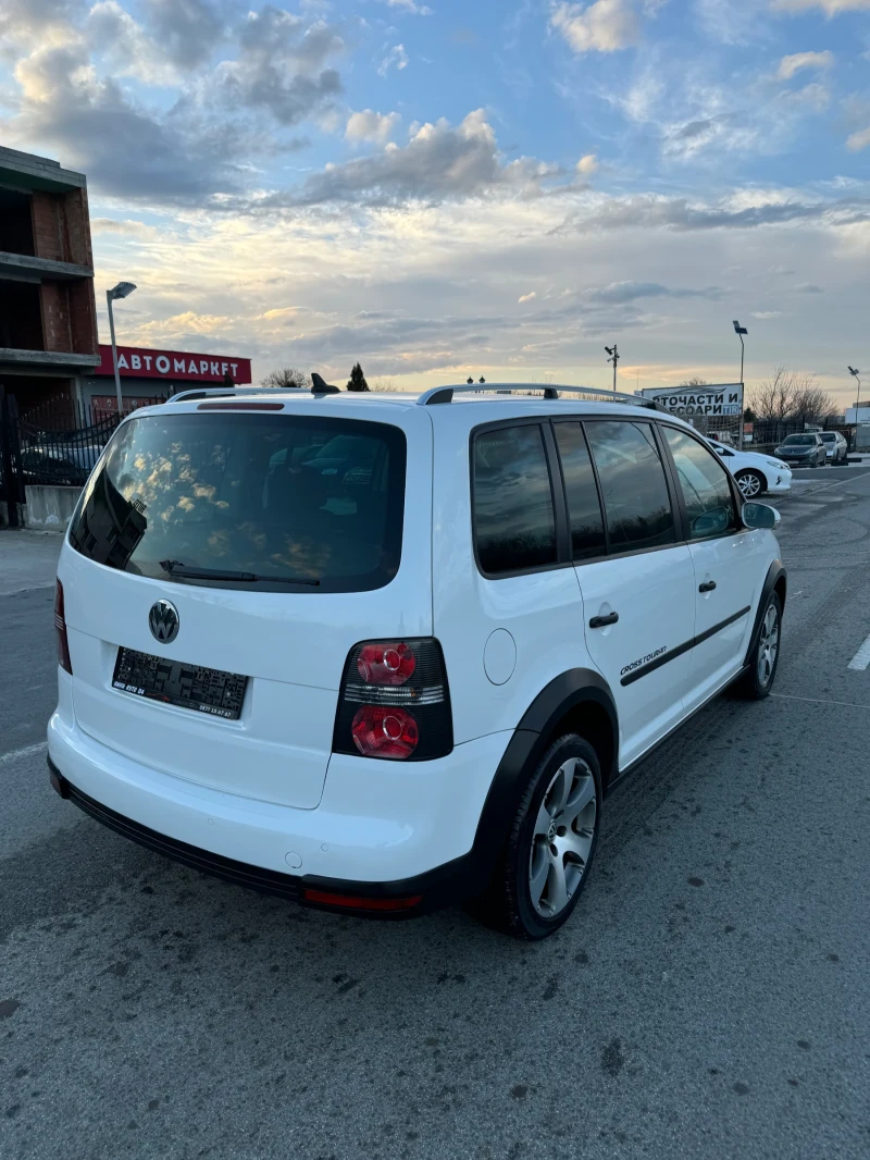 VW Touran 1.9 tdi cross touran, снимка 4 - Автомобили и джипове - 48634881