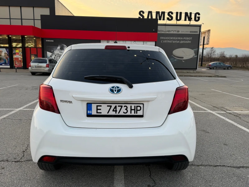 Toyota Yaris 1.5 hybrid , снимка 7 - Автомобили и джипове - 49237138