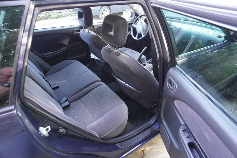 Toyota Avensis 2.0 D4D, снимка 11 - Автомобили и джипове - 51751198