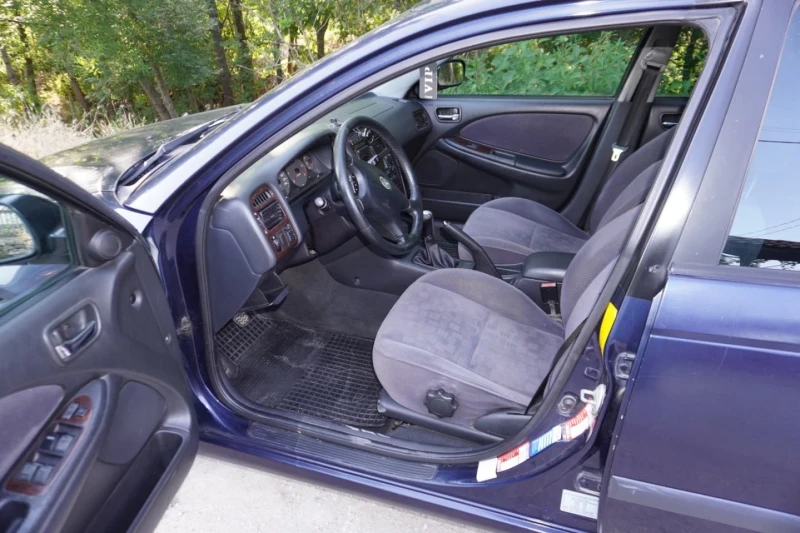 Toyota Avensis 2.0 D4D, снимка 10 - Автомобили и джипове - 51751198