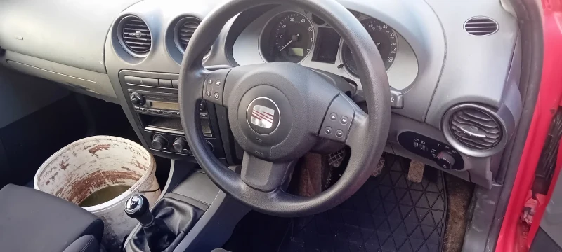 Seat Ibiza 1.2 benzin, снимка 9 - Автомобили и джипове - 52676774