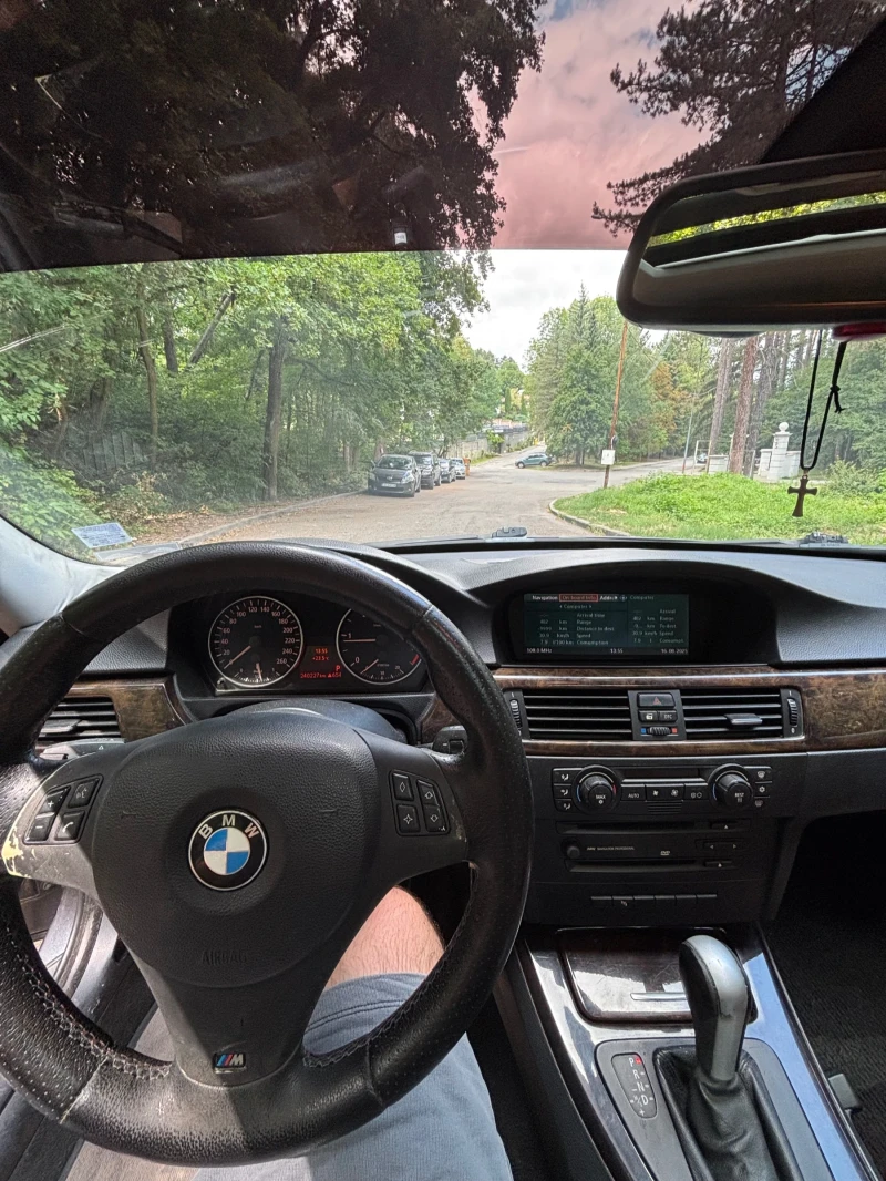 BMW 320, снимка 8 - Автомобили и джипове - 51862373