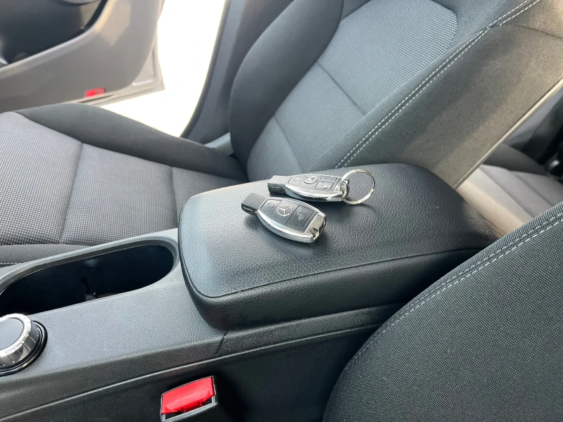 Mercedes-Benz B 180 DISTRONIK, снимка 11 - Автомобили и джипове - 52043453