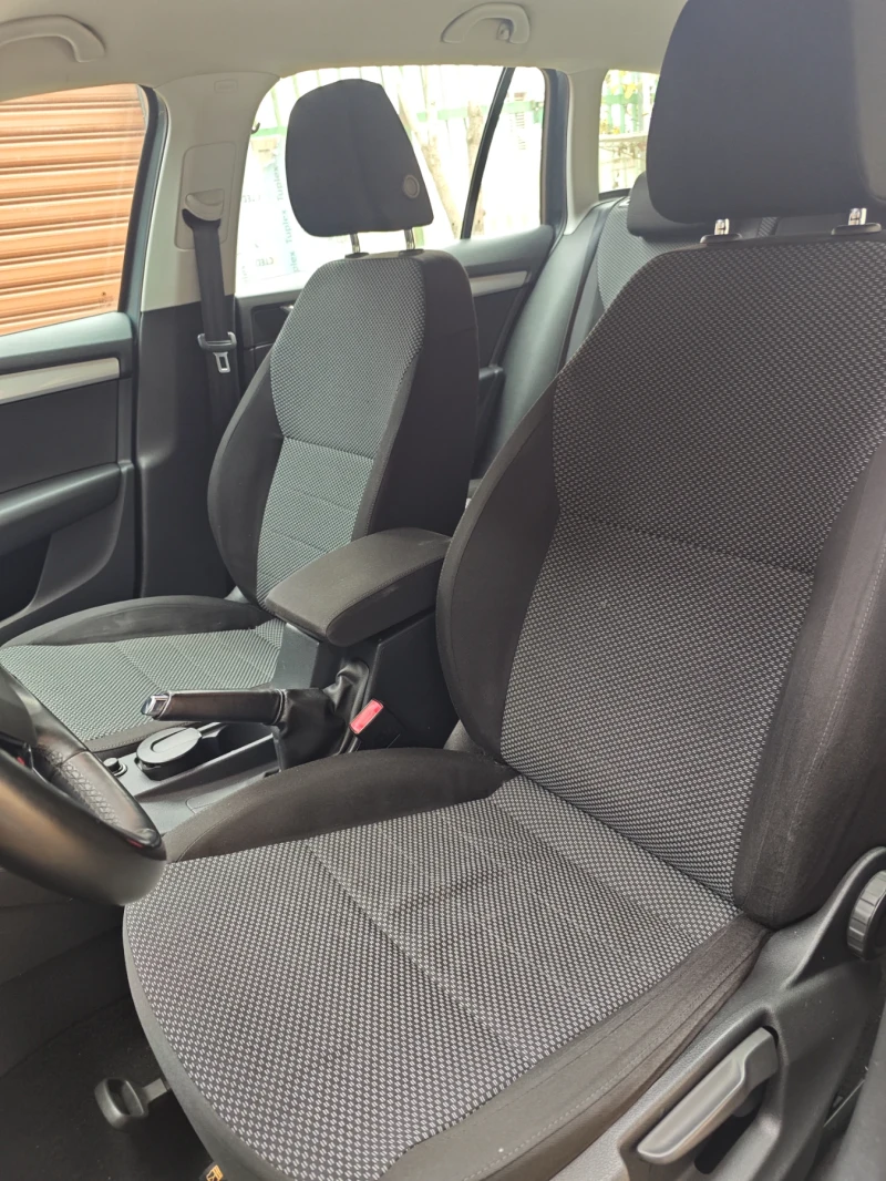 Skoda Octavia 1.6 TDI 105 kc, снимка 8 - Автомобили и джипове - 52751593