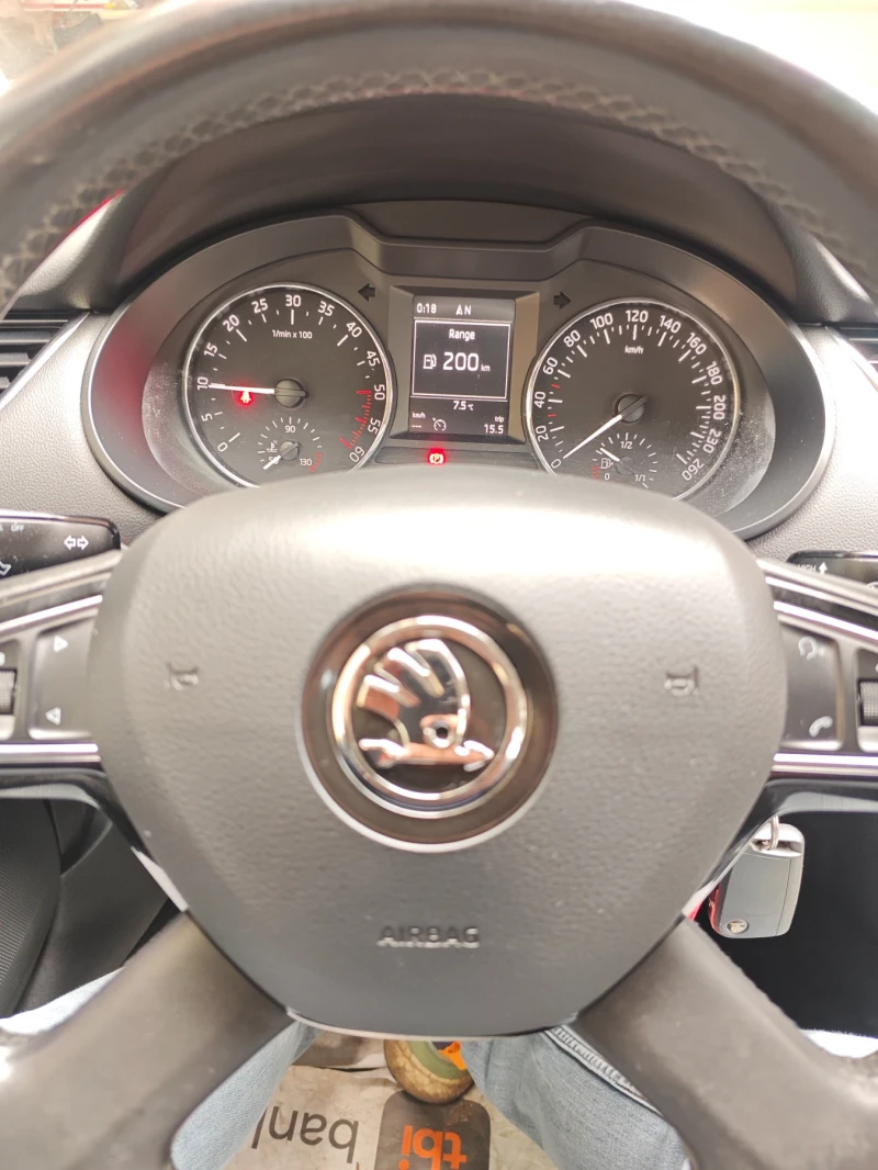 Skoda Octavia 1.6 TDI 105 kc, снимка 12 - Автомобили и джипове - 52751593