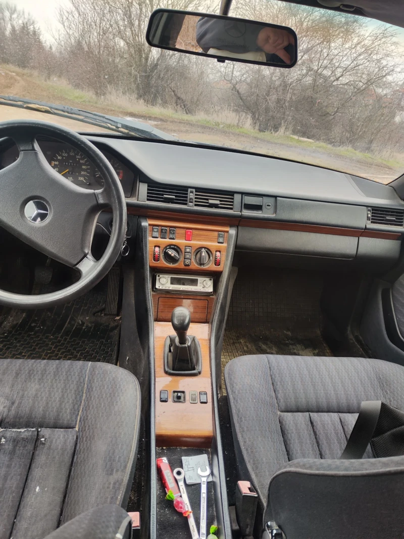 Mercedes-Benz 124, снимка 7 - Автомобили и джипове - 53178885