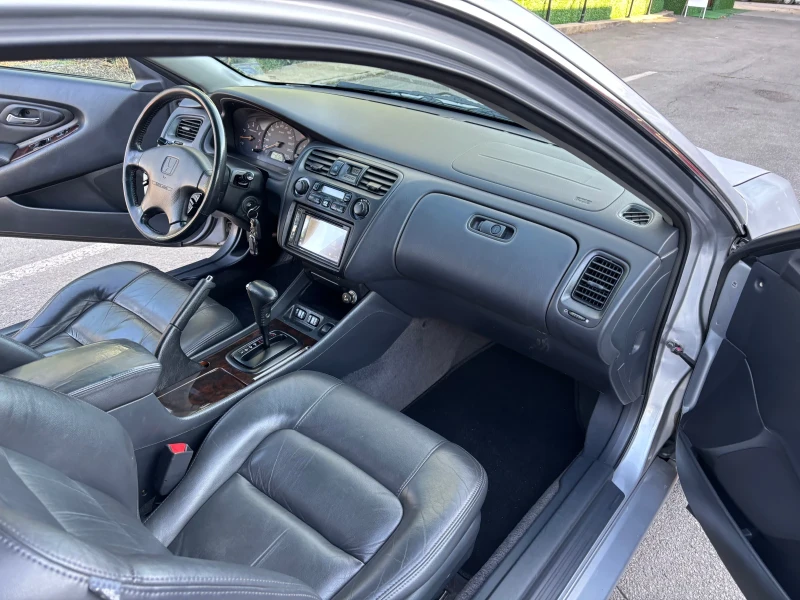 Honda Accord Купе, снимка 9 - Автомобили и джипове - 53340458