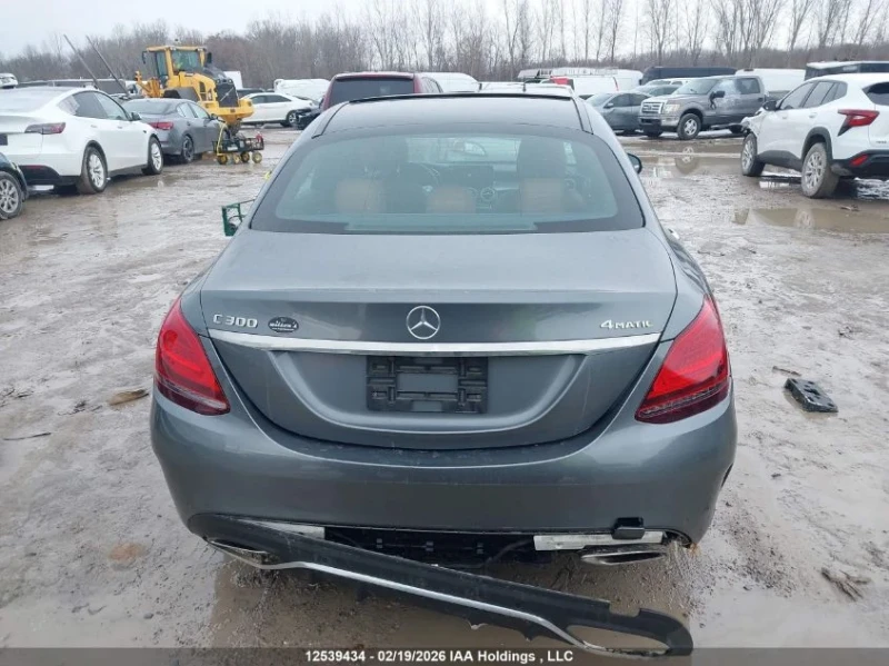 Mercedes-Benz C 300 4MATIC, снимка 15 - Автомобили и джипове - 53577499