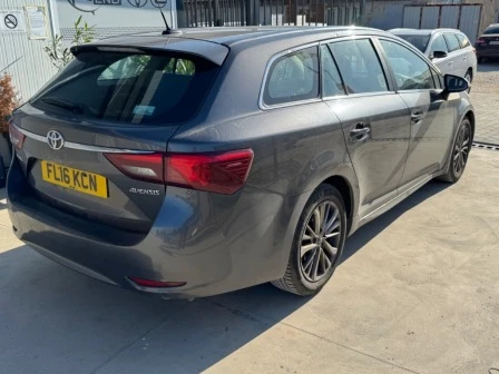 Toyota Avensis Над 700 Тойоти на части! - изображение 3
