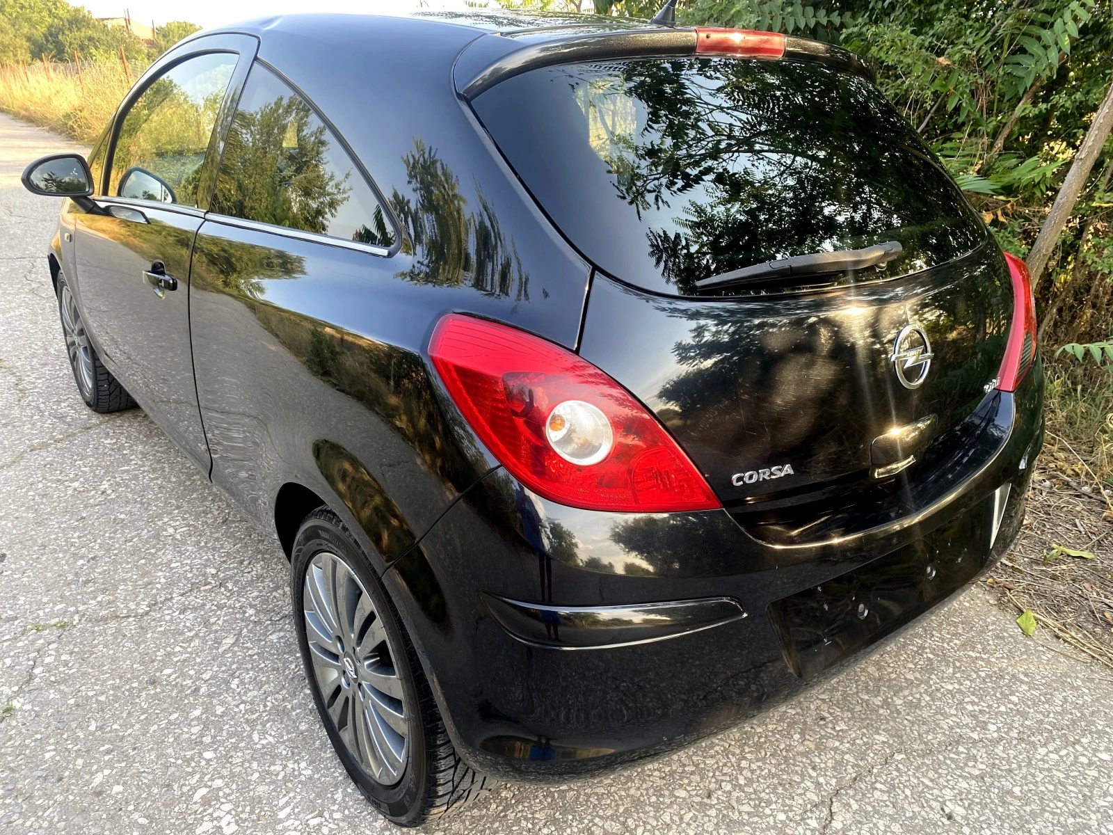 Opel Corsa 1.3CDTI 95к.с 6ск - изображение 3