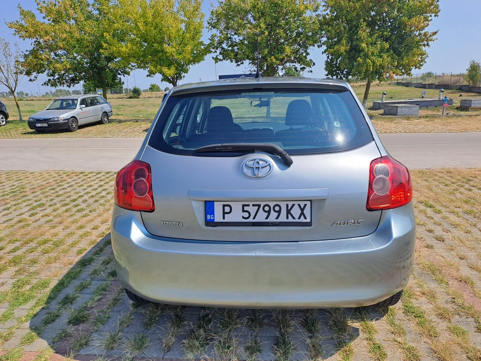 Toyota Auris 1.3vvt - изображение 4