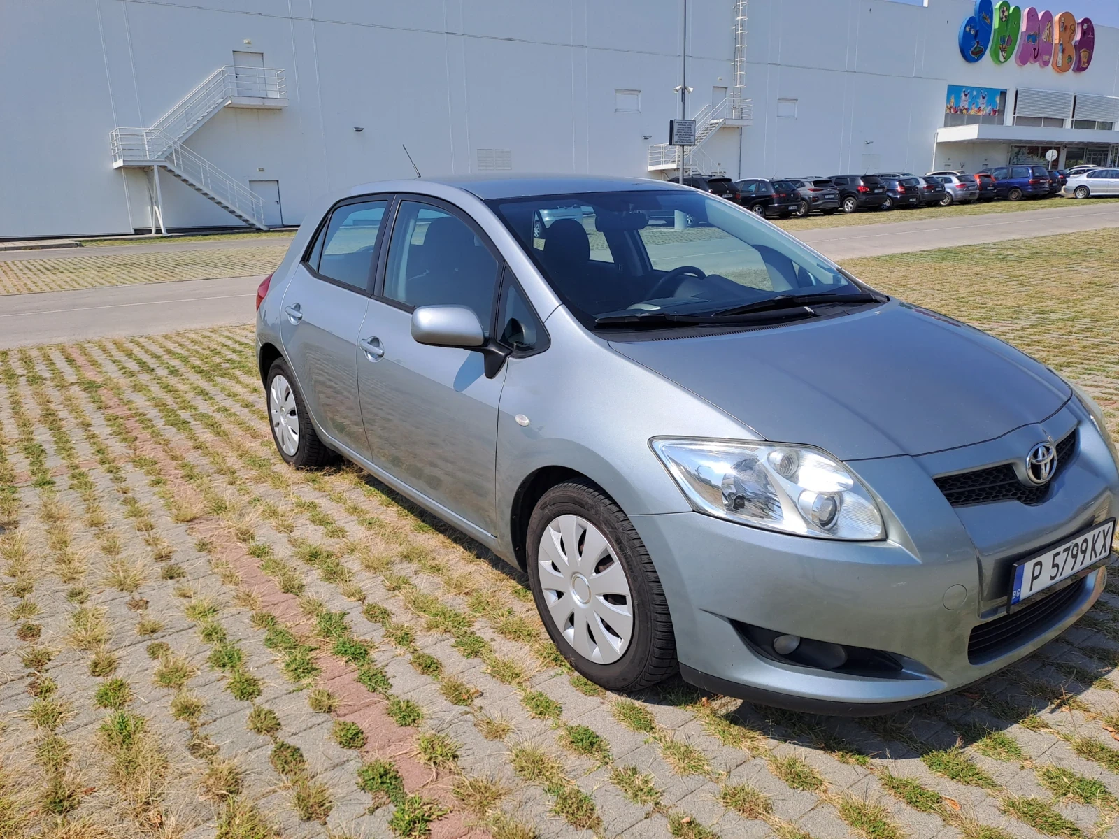 Toyota Auris 1.3vvt - изображение 2