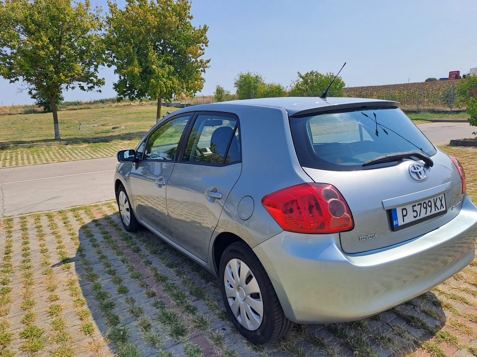 Toyota Auris 1.3vvt - изображение 5