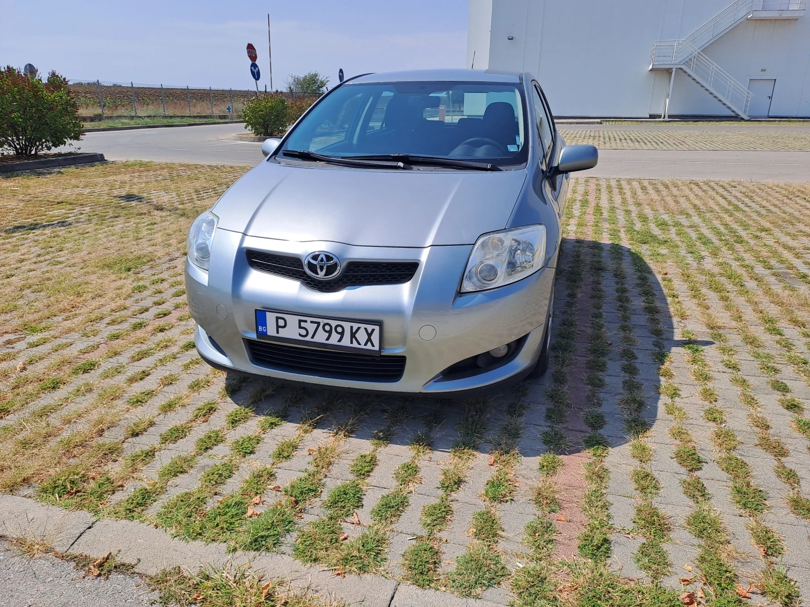 Toyota Auris 1.3vvt - изображение 6