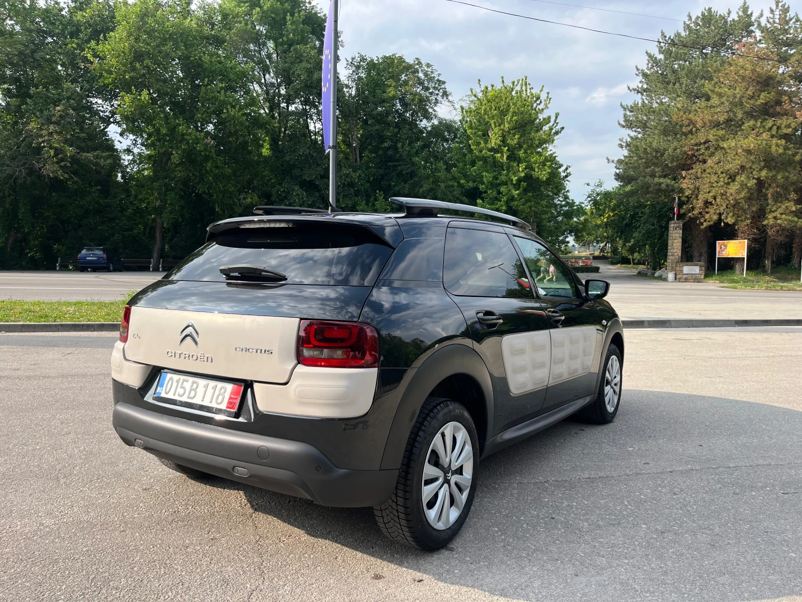 Citroen C4 Cactus Автомат* Навигация* LED* evro6 - изображение 5