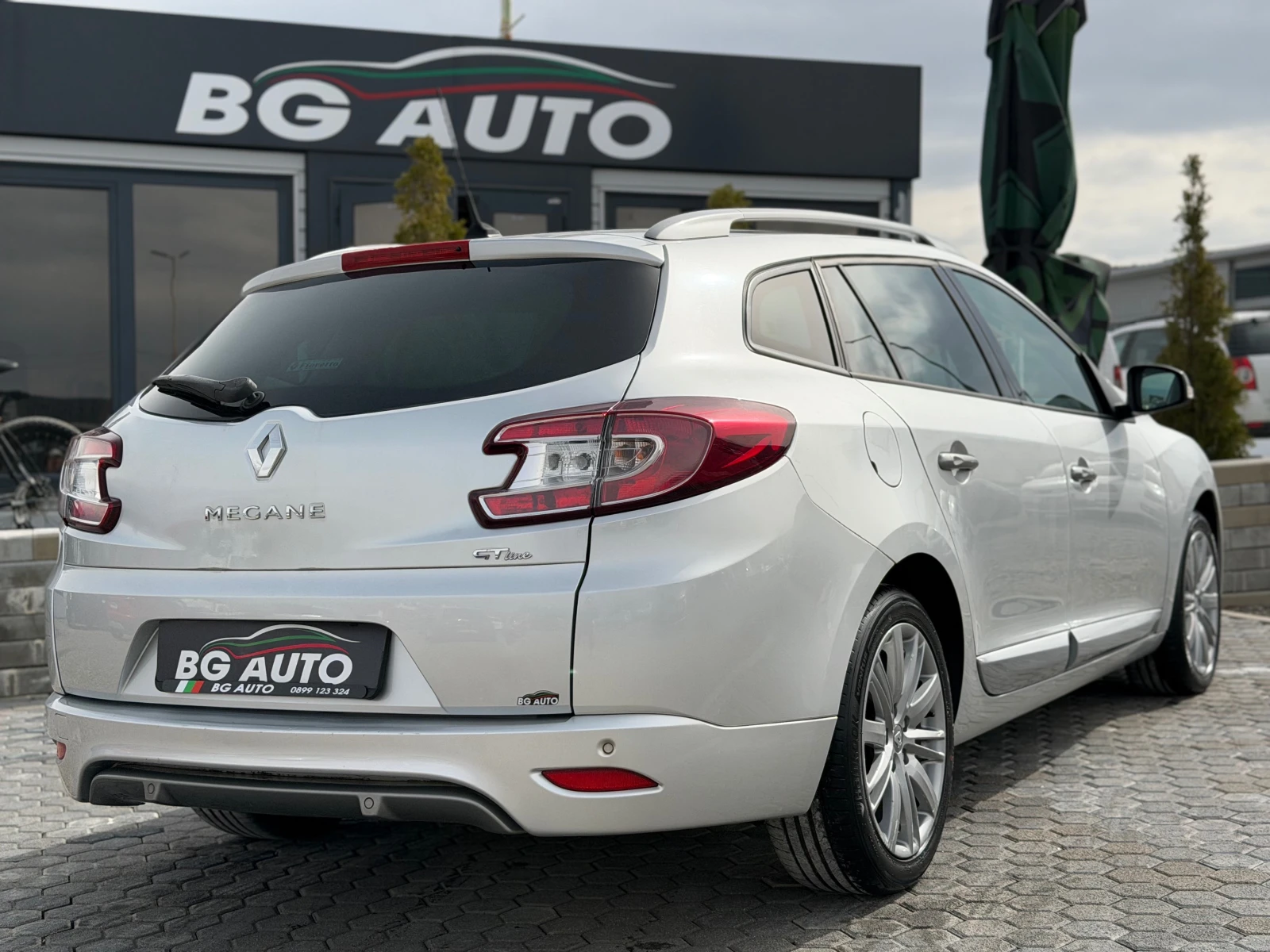 Renault Megane * GT-LINE* NAVI* EURO 5* 197 ХИЛЯДИ* ИТАЛИЯ* , снимка 4 - Автомобили и джипове - 51115448
