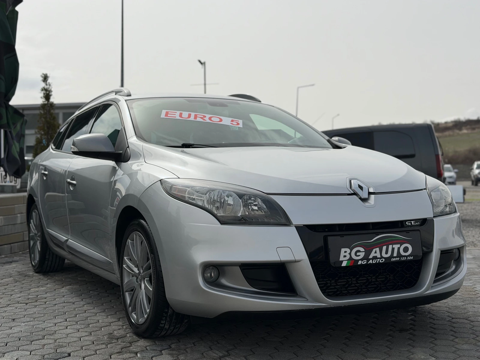 Renault Megane * GT-LINE* NAVI* EURO 5* 197 ХИЛЯДИ* ИТАЛИЯ* , снимка 3 - Автомобили и джипове - 51115448