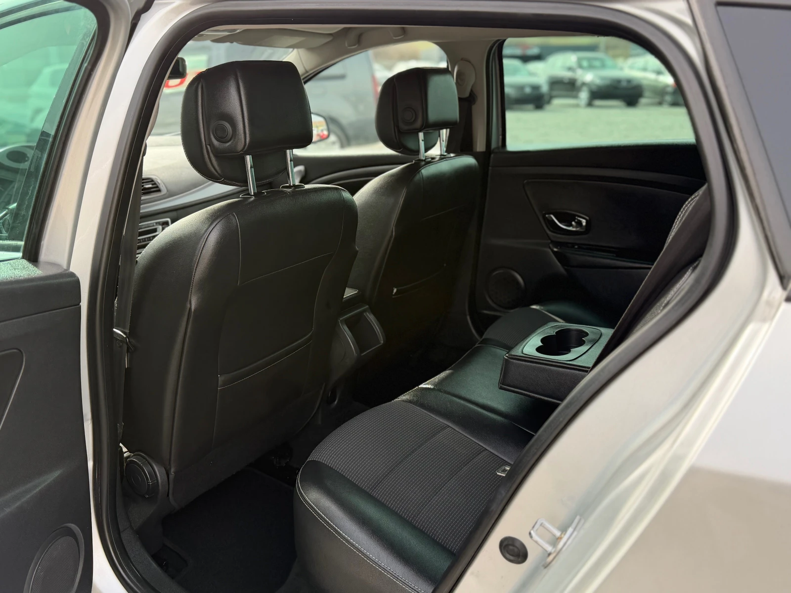 Renault Megane * GT-LINE* NAVI* EURO 5* 197 ХИЛЯДИ* ИТАЛИЯ* , снимка 9 - Автомобили и джипове - 51115448