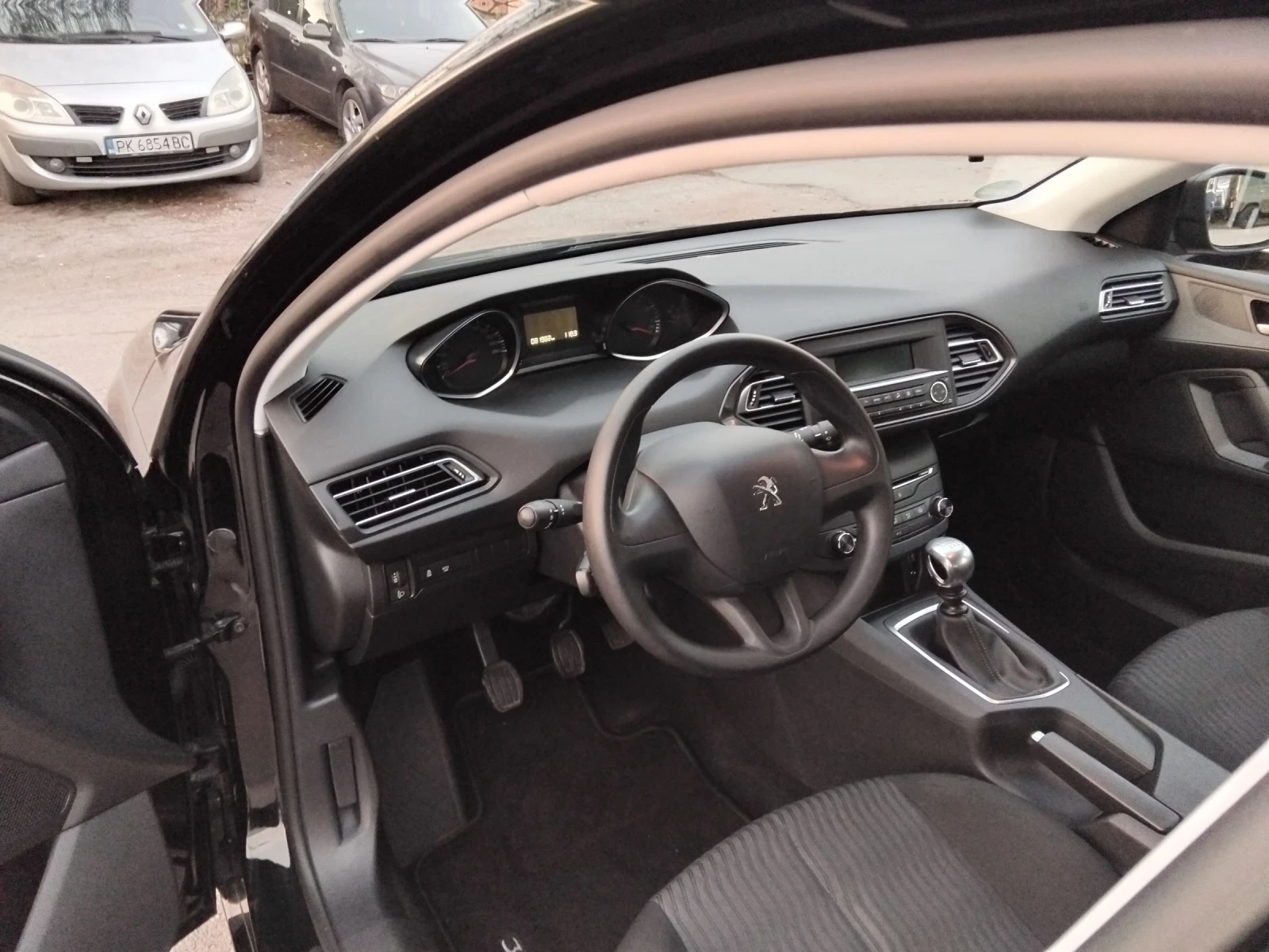 Peugeot 308 1, 2 turbo 81000km!!! | Mobile.bg   7