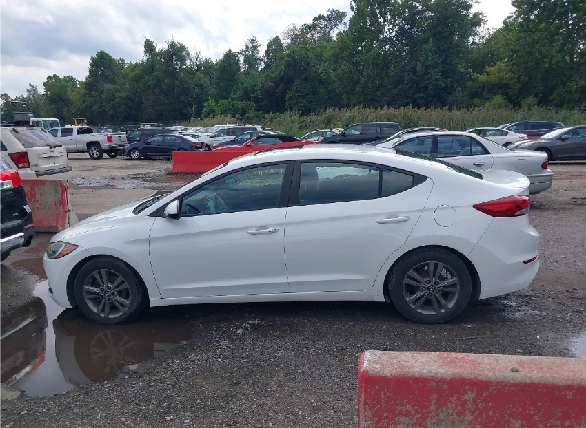 Hyundai Elantra 2.0Л ИДЕАЛЕН ЗА ГАЗ - изображение 2