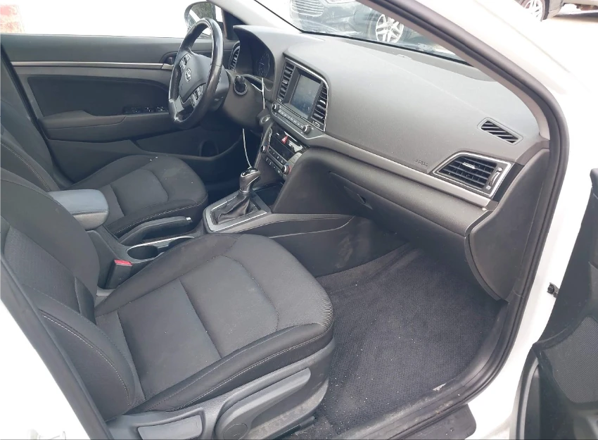 Hyundai Elantra 2.0Л ИДЕАЛЕН ЗА ГАЗ - изображение 10