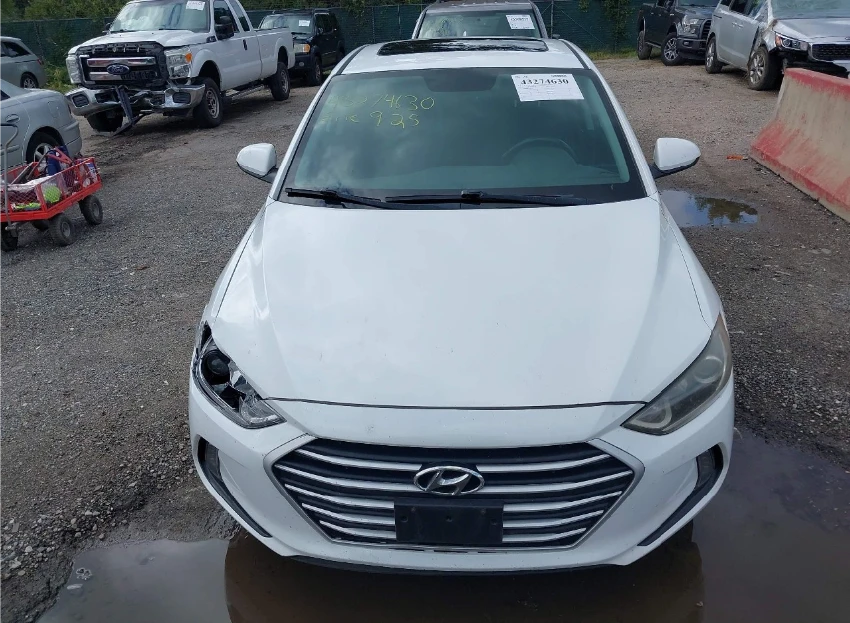 Hyundai Elantra 2.0Л ИДЕАЛЕН ЗА ГАЗ - изображение 8